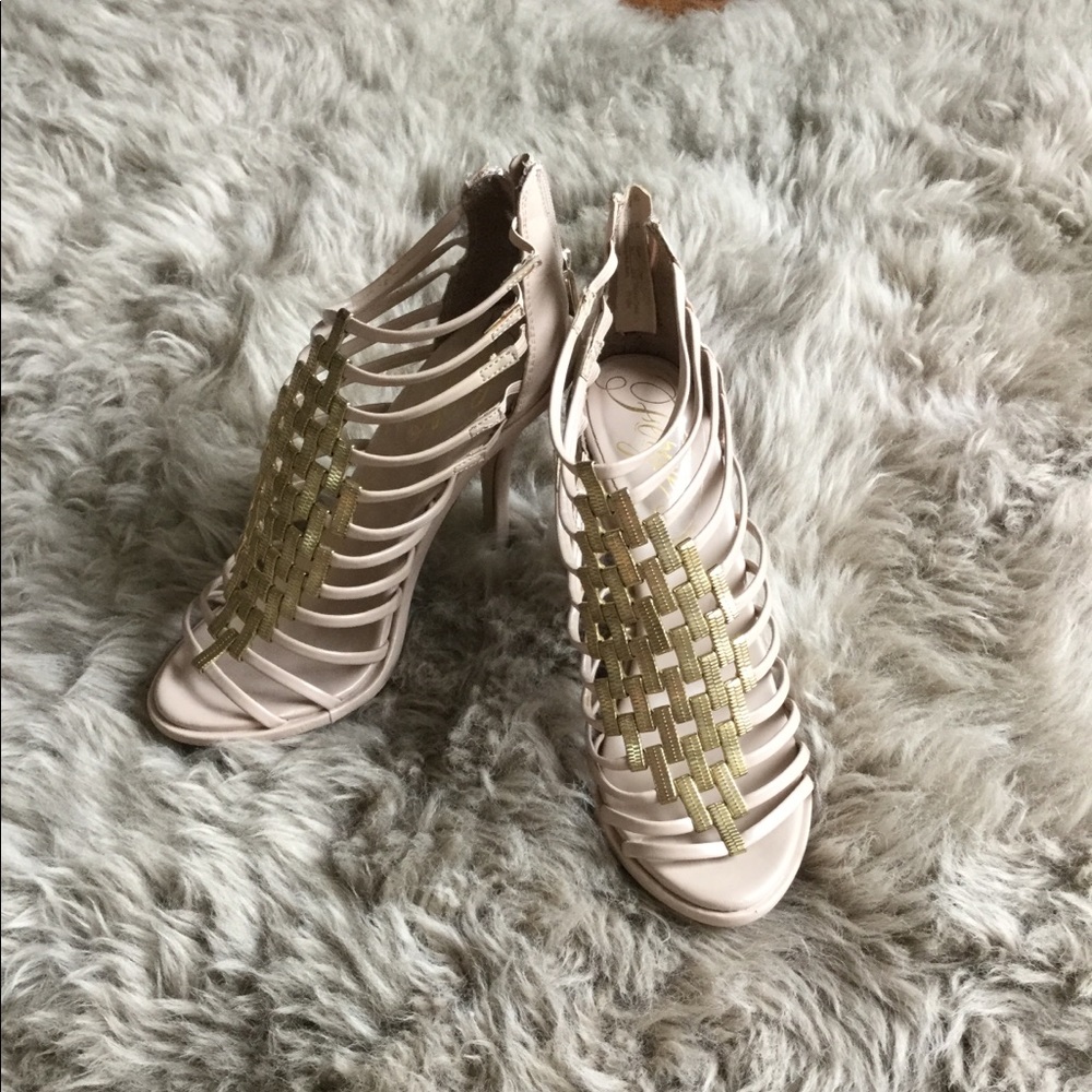 Fergie Beige and gold heels-super sexy!